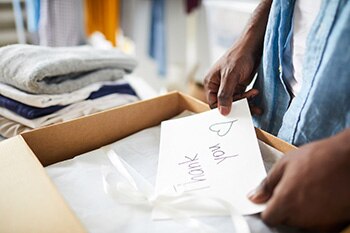 Showing Thanks To Customers